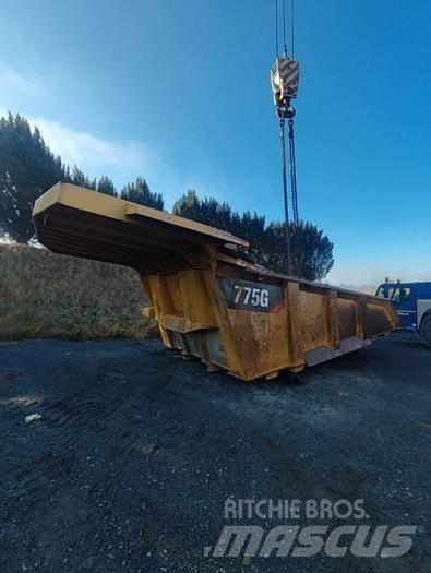 CAT BENNE CAT 775G Строителство - Други