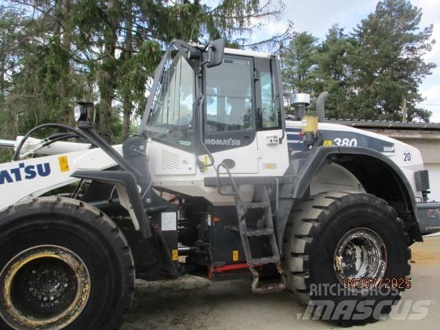 Komatsu WA 380 Колесни товарачи
