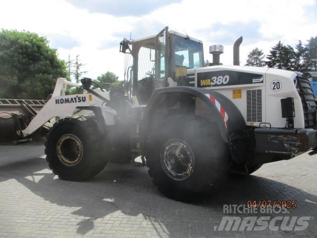 Komatsu WA 380 Колесни товарачи