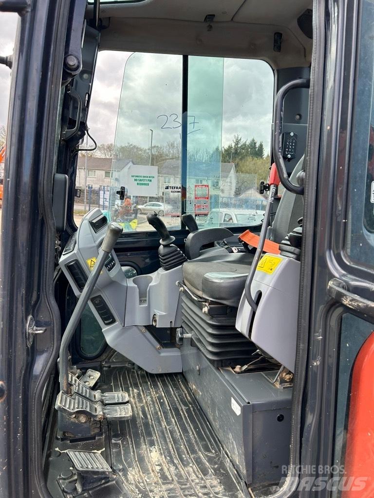Kubota U48-4 Мини екскаватори < 7 т