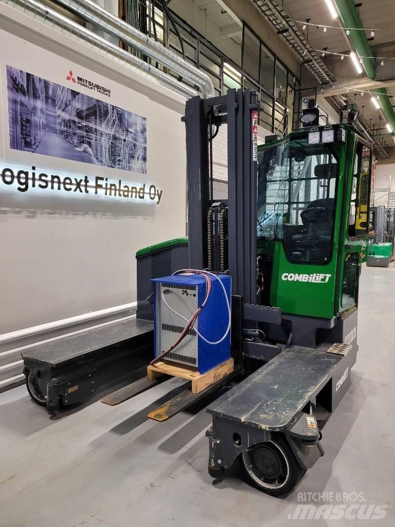 Combilift C4000ET Повдигач с движение в 4 посоки