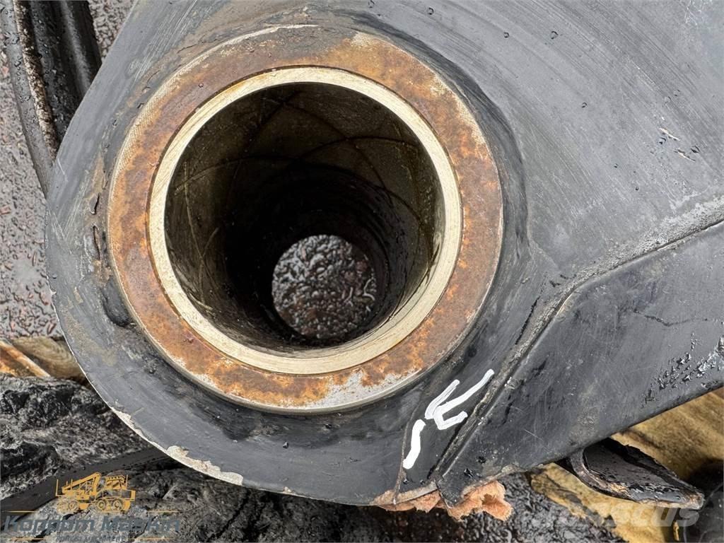 Komatsu 165F Претоварващи кранове