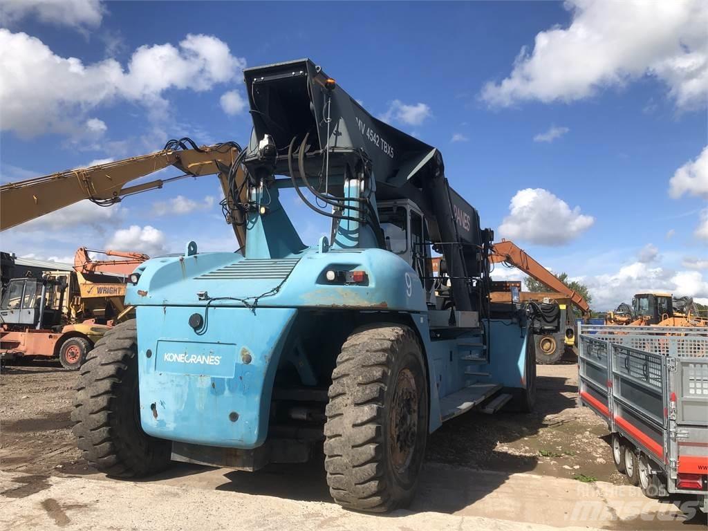 SMV 4542 TBX5 Кари повдигачи на контейнери