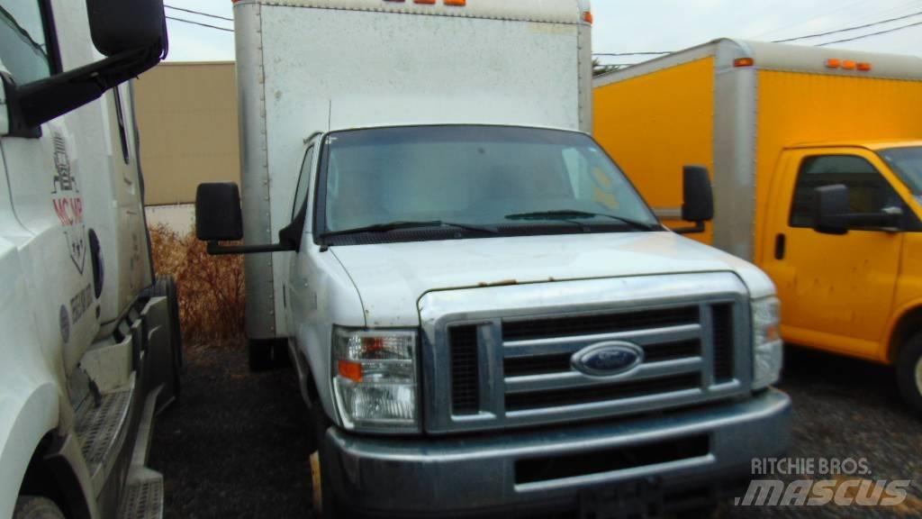 Ford E 450 Общински/универсални превозни средства
