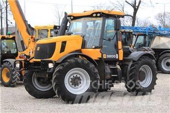 JCB Fastrac 3200 Трактори