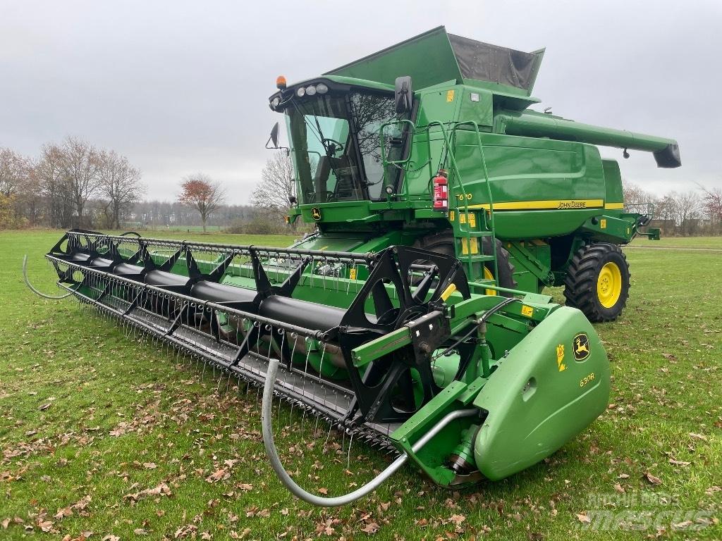 John Deere T670 Комбайни