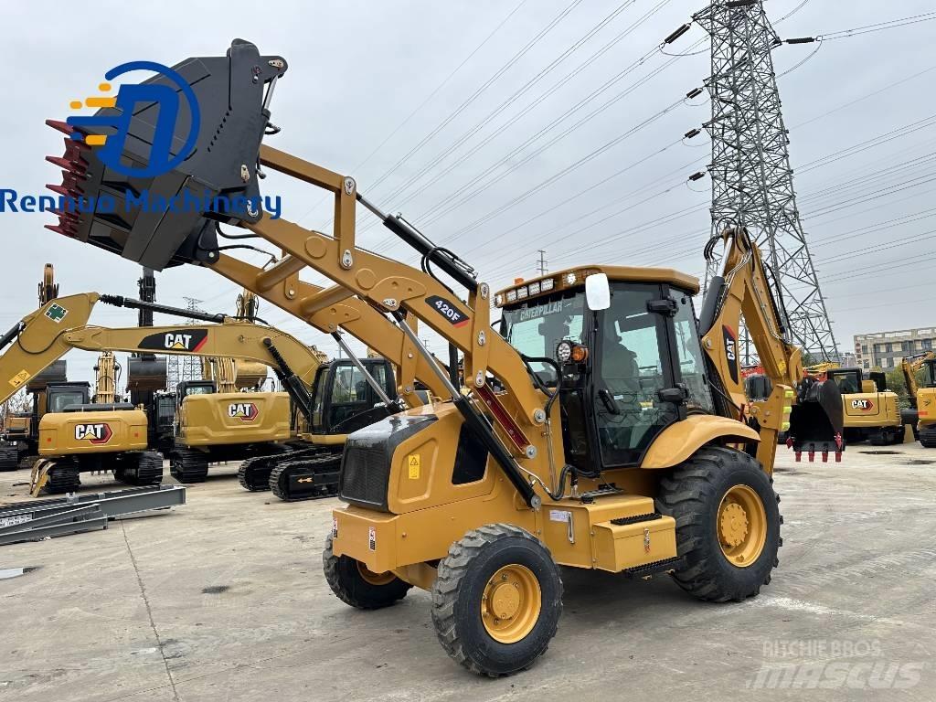 CAT 420 F Товарач със заден ексватор