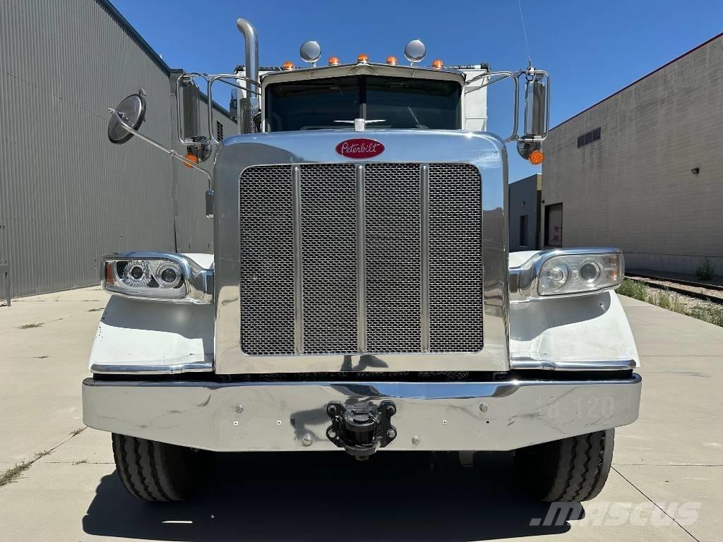 Peterbilt 367 Самосвал