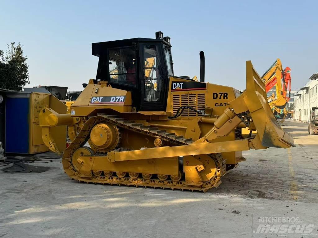 CAT D 7 R LGP Верижни булдозери

