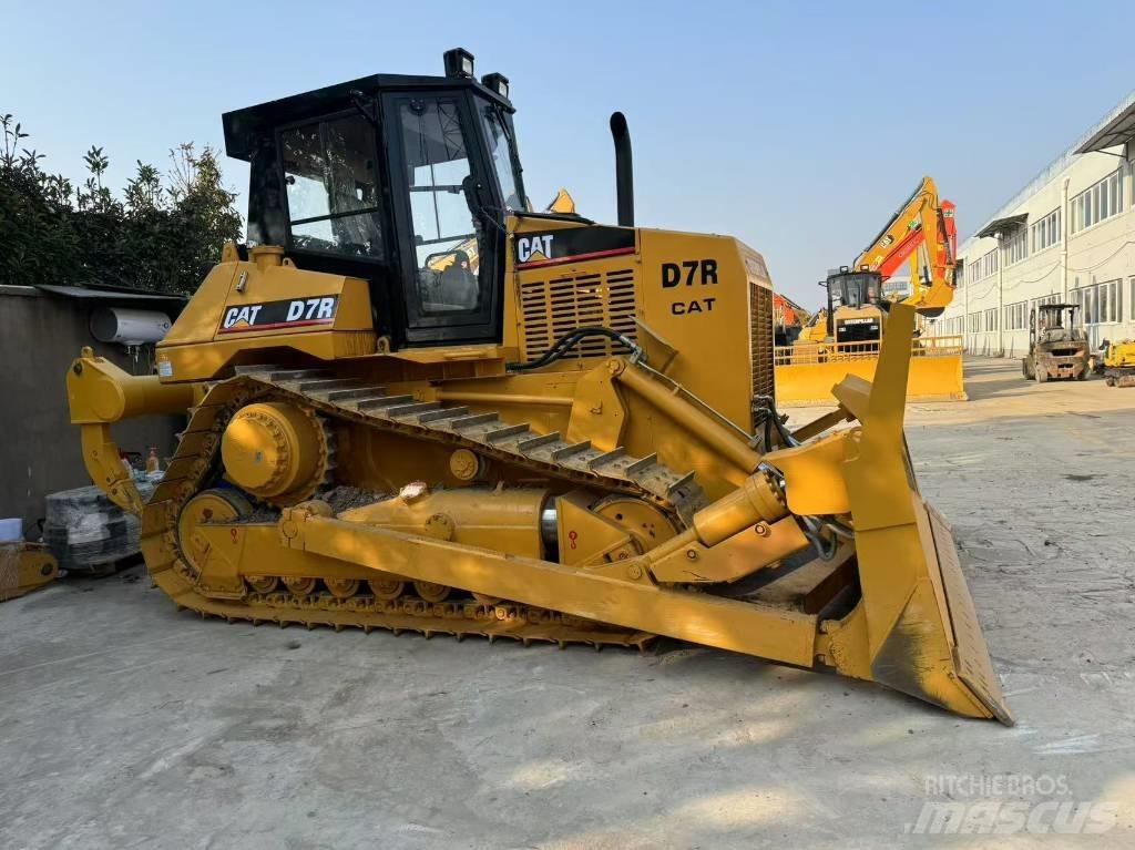 CAT D 7 R LGP Верижни булдозери
