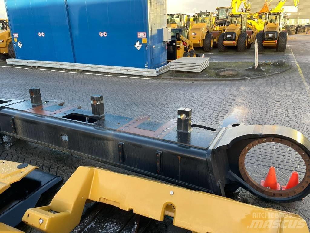 CAT 390 F L Шаси