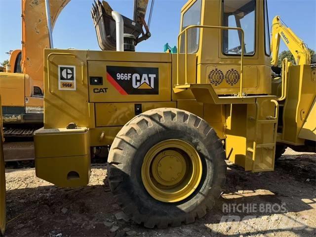 CAT 966 F Колесни товарачи