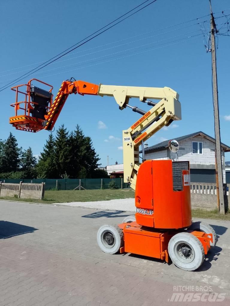 JLG E 300 AJP Съчленени стрелови подемници