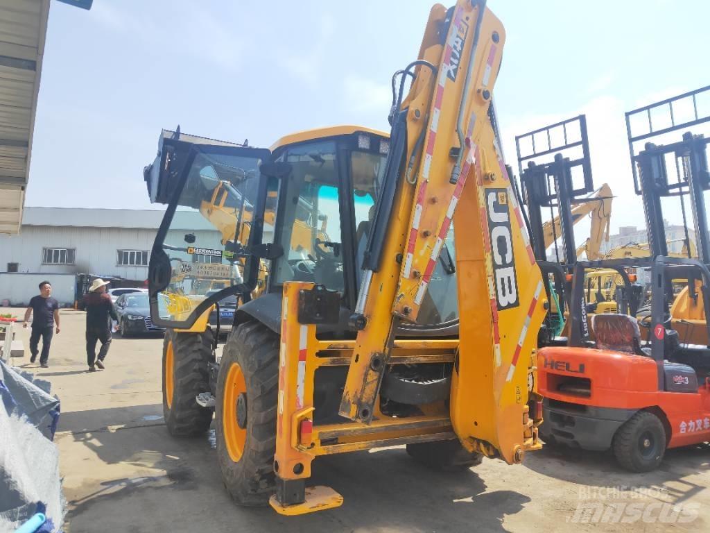JCB 4CX Товарач със заден ексватор