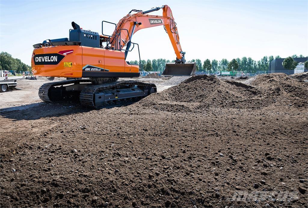 Develon DX225LC-7 Верижен екскаватор