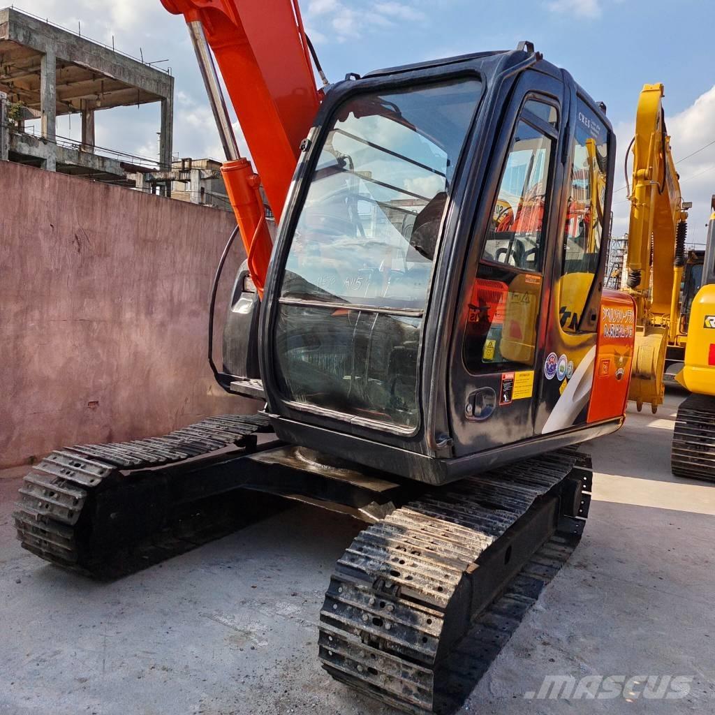 Hitachi Zaxis 70 Средни екскаватори 7т - 12т