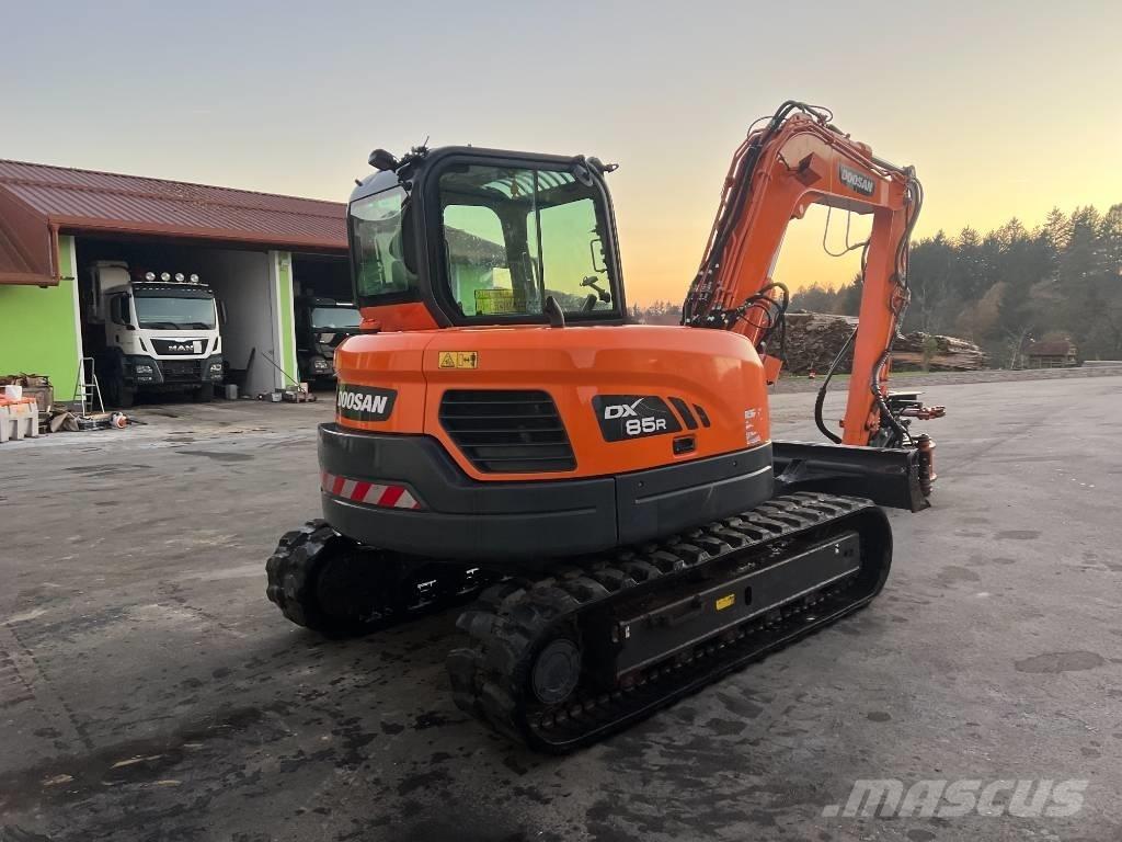 Doosan DX85R-3 Средни екскаватори 7т - 12т