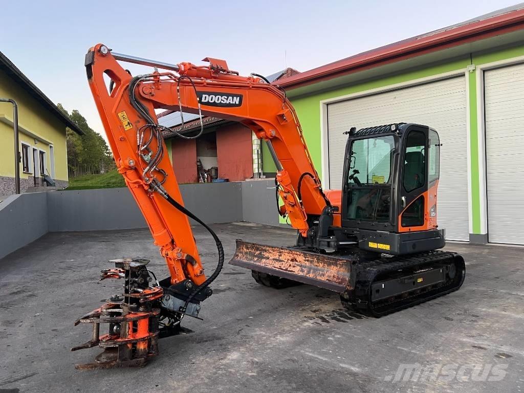 Doosan DX85R-3 Средни екскаватори 7т - 12т