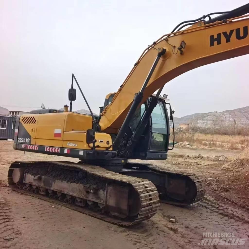 Hyundai R225LVS Колесни екскаватори