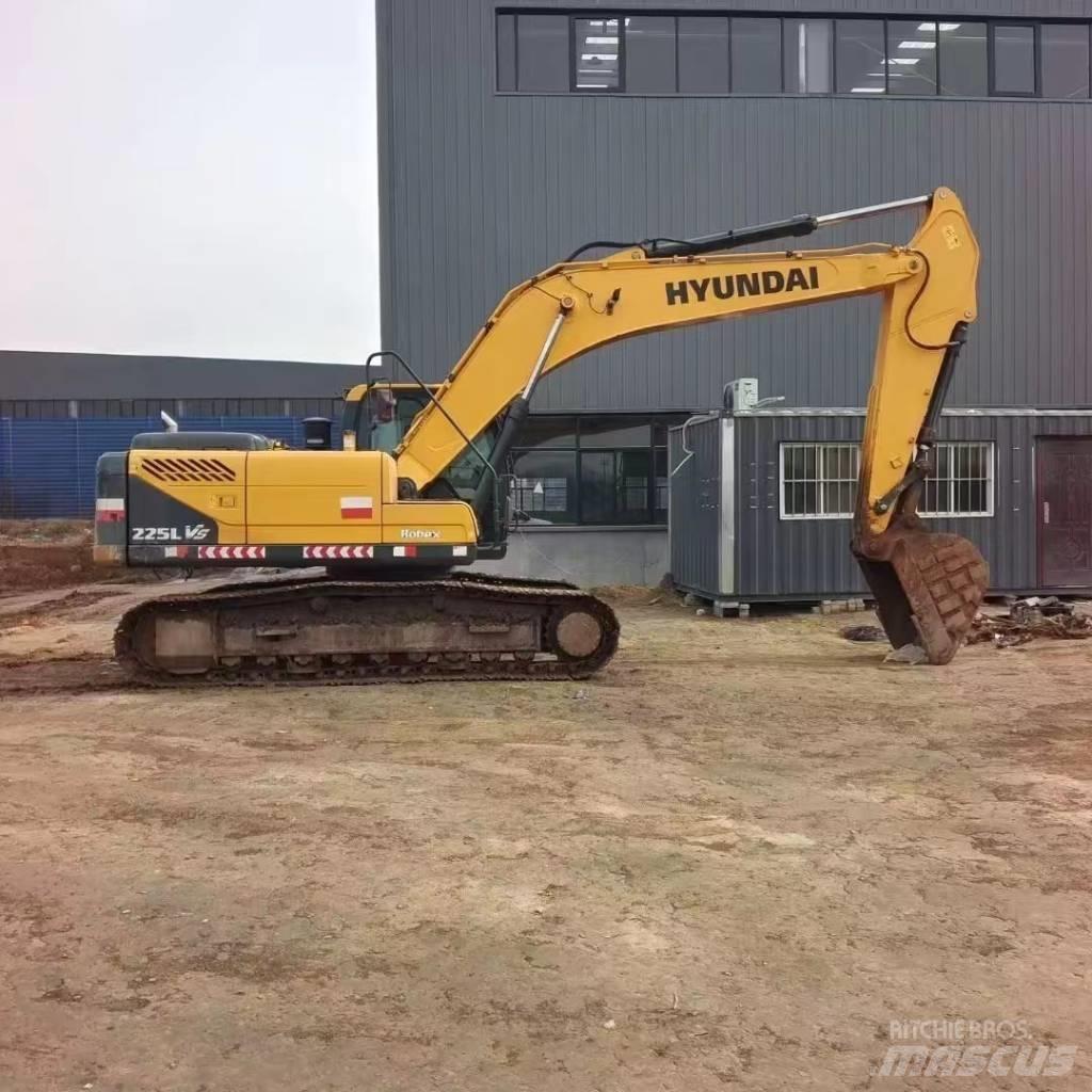 Hyundai R225LVS Колесни екскаватори