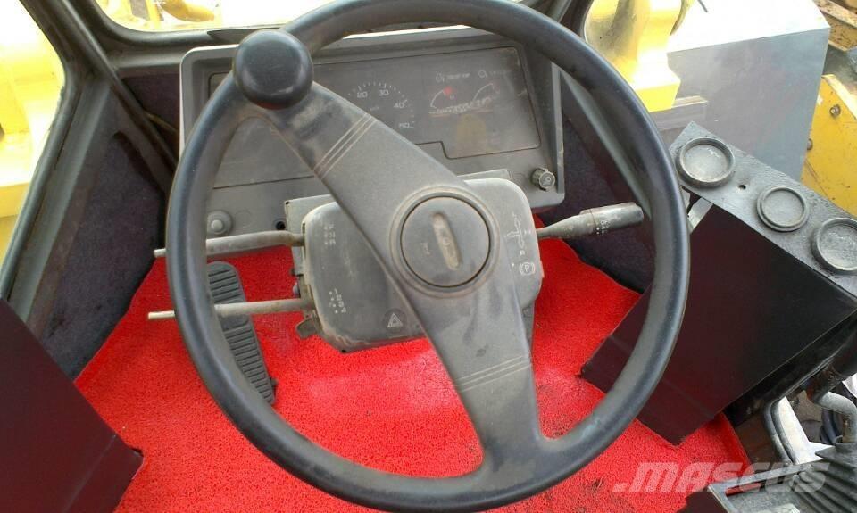 Komatsu WA 470-3 Колесни товарачи