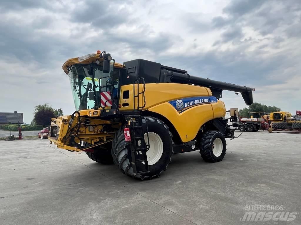 New Holland CR 9090 Комбайни