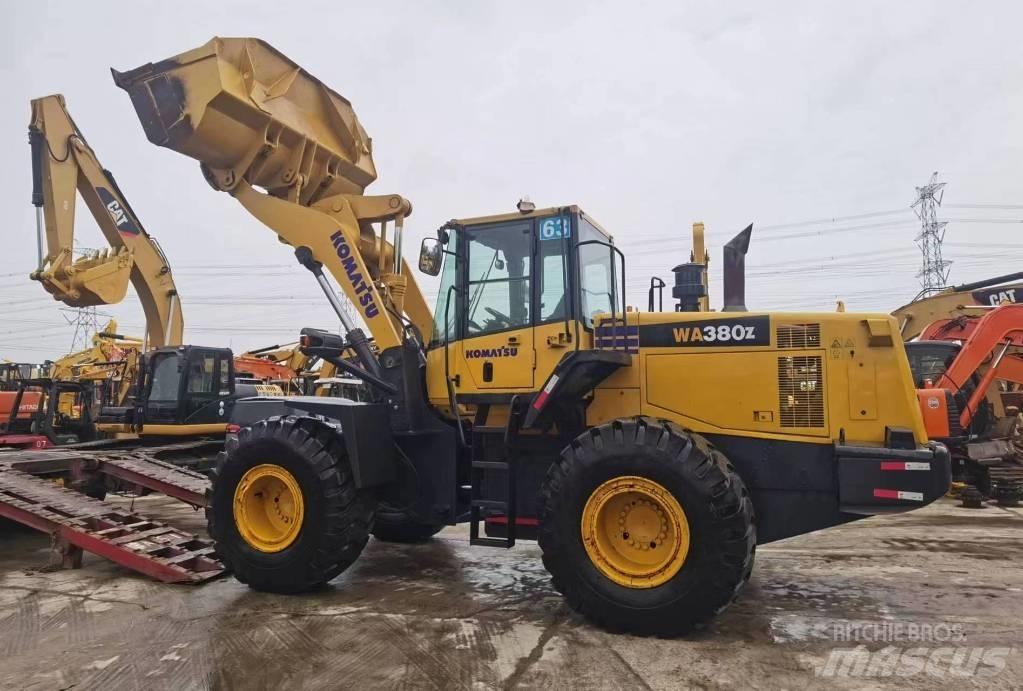 Komatsu WA 380 Колесни товарачи