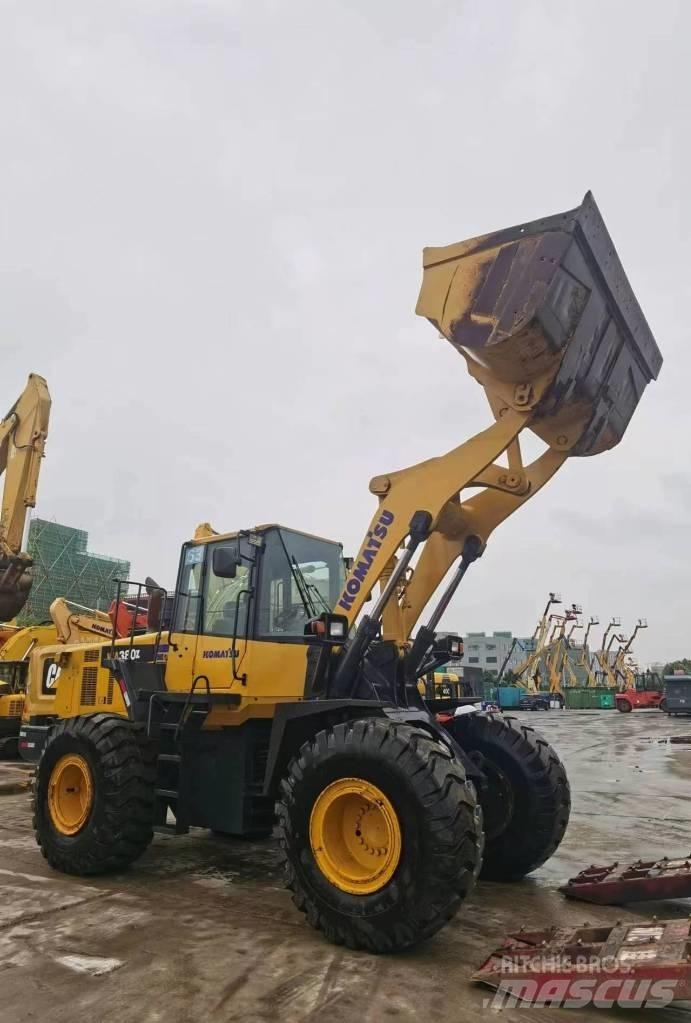 Komatsu WA 380 Колесни товарачи