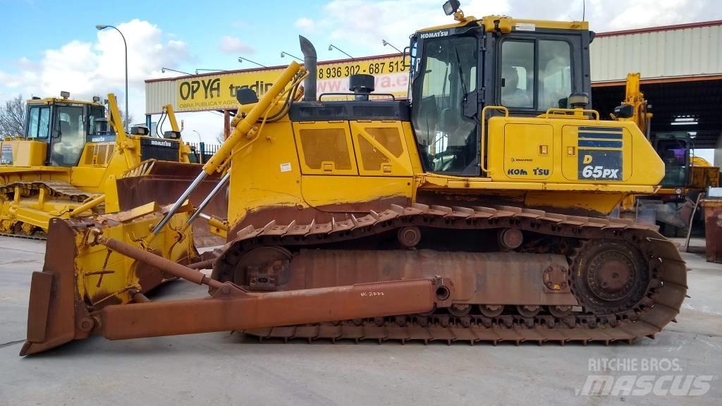 Komatsu D65PX-18 Верижни булдозери
