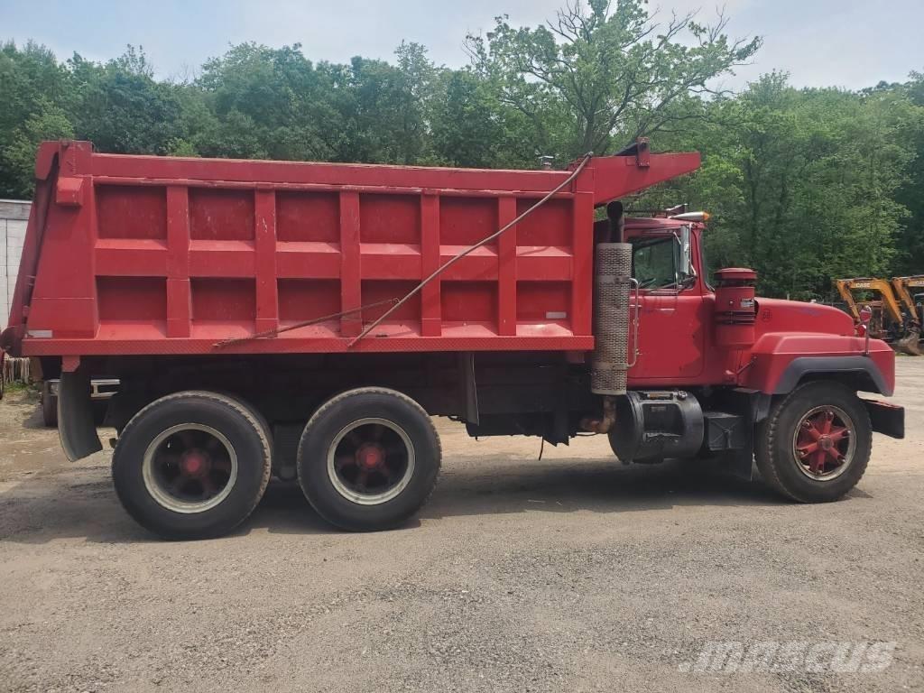 Mack RD 690 SX Самосвал