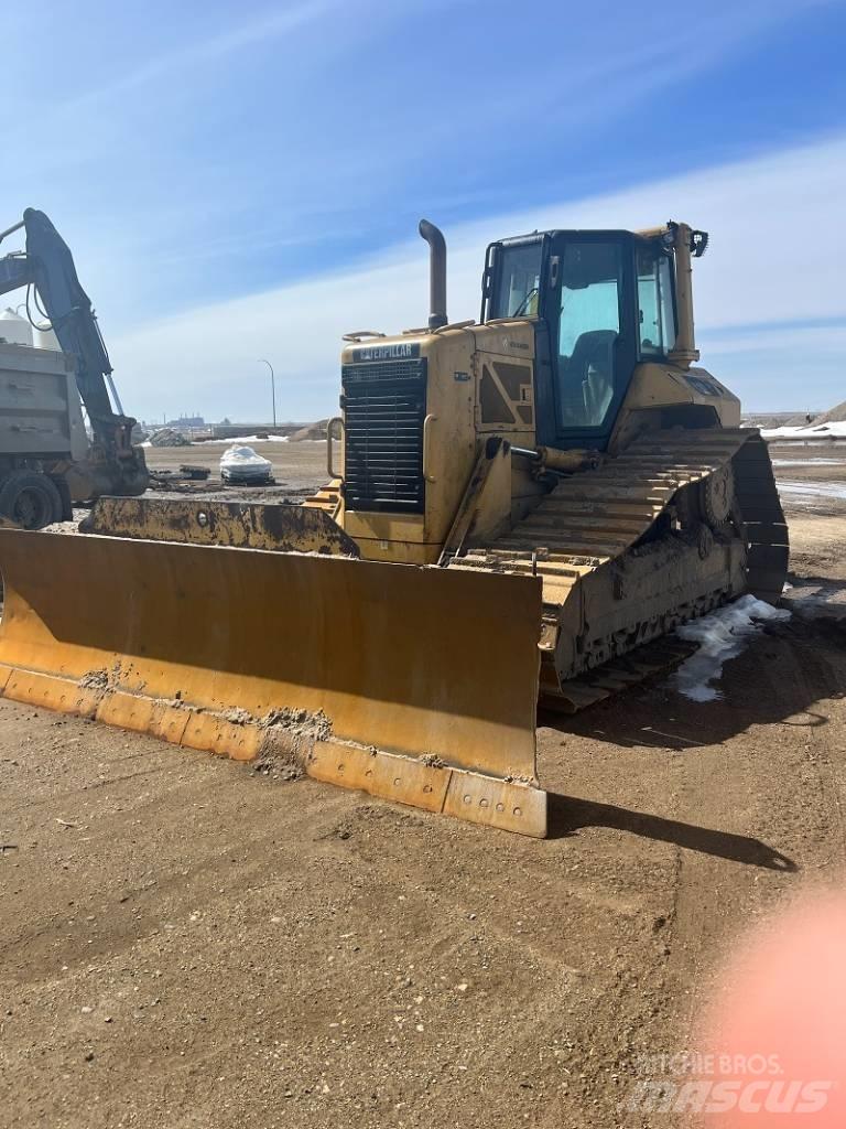CAT D 6 N LGP Верижни булдозери

