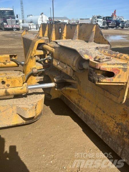 CAT D 6 N LGP Верижни булдозери
