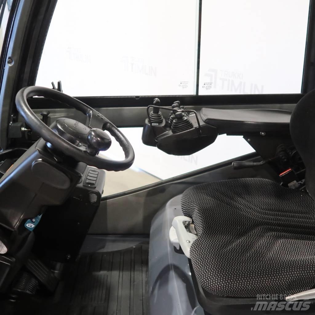Toyota 02-8FGF30 Камиони с АГУ