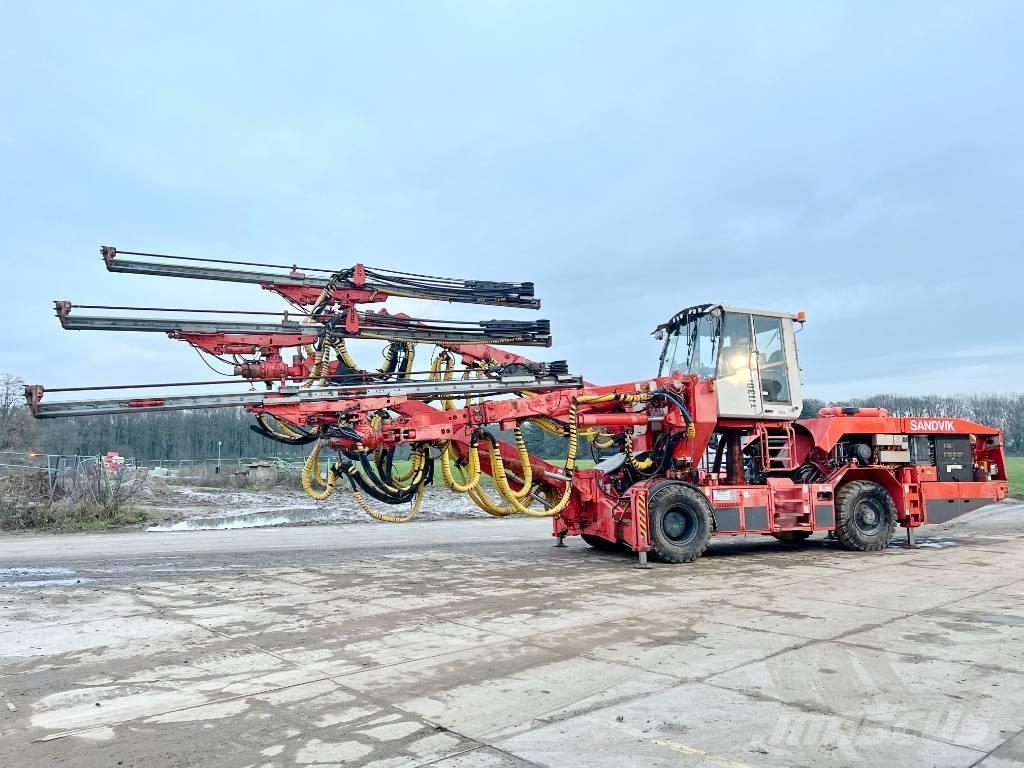 Sandvik DT1130i Тунелни и подземни минни сондажи

