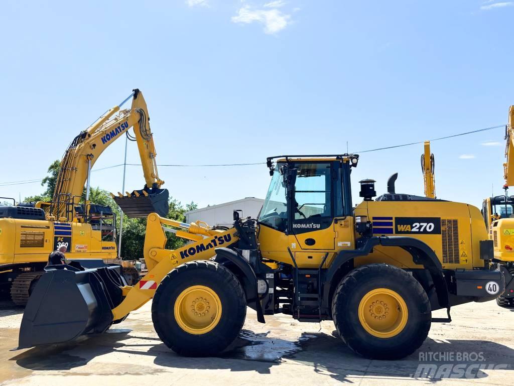 Komatsu WA270-8E0 Колесни товарачи