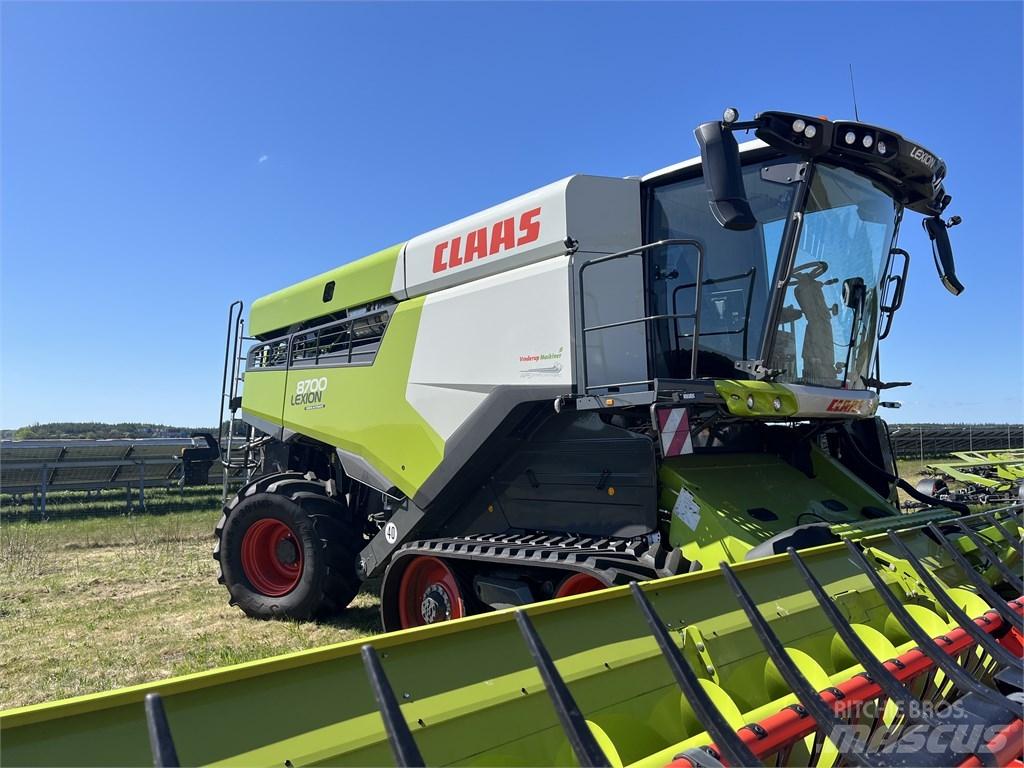 CLAAS Lexion 8700TT Комбайни
