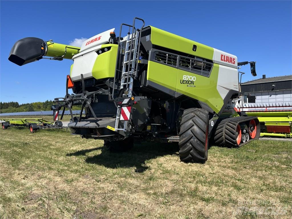 CLAAS Lexion 8700TT Комбайни