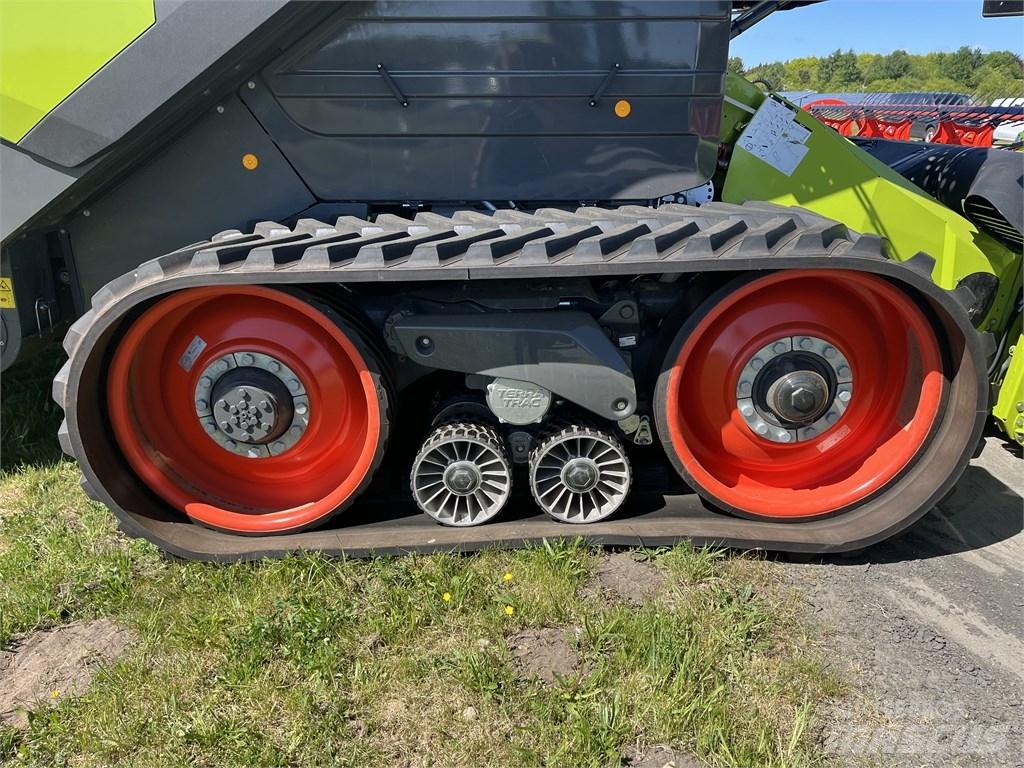 CLAAS Lexion 8700TT Комбайни