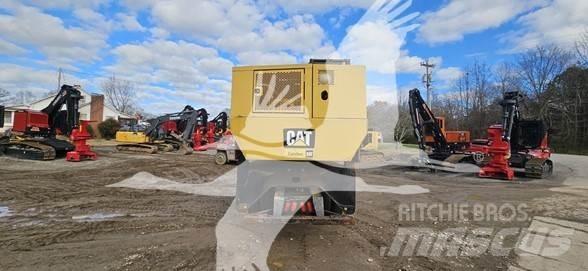 CAT 559C Товарачи с наклонена стрела
