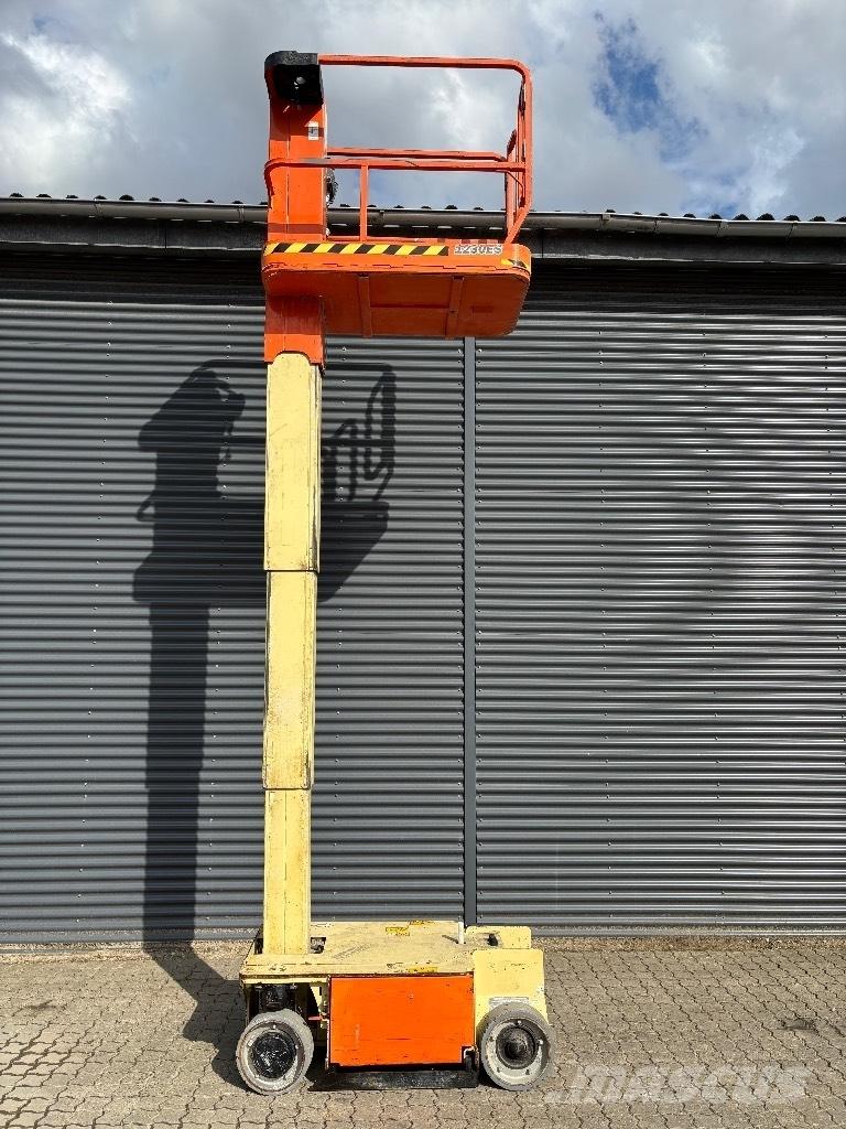 JLG 1230 ES Вертикални мачтови повдигачи

