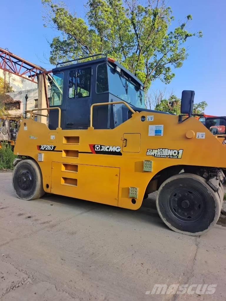 XCMG XP 263 Пневматични гумени  ролки
