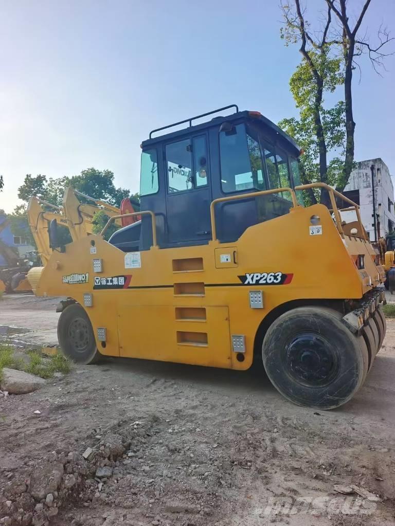 XCMG XP 263 Пневматични гумени  ролки
