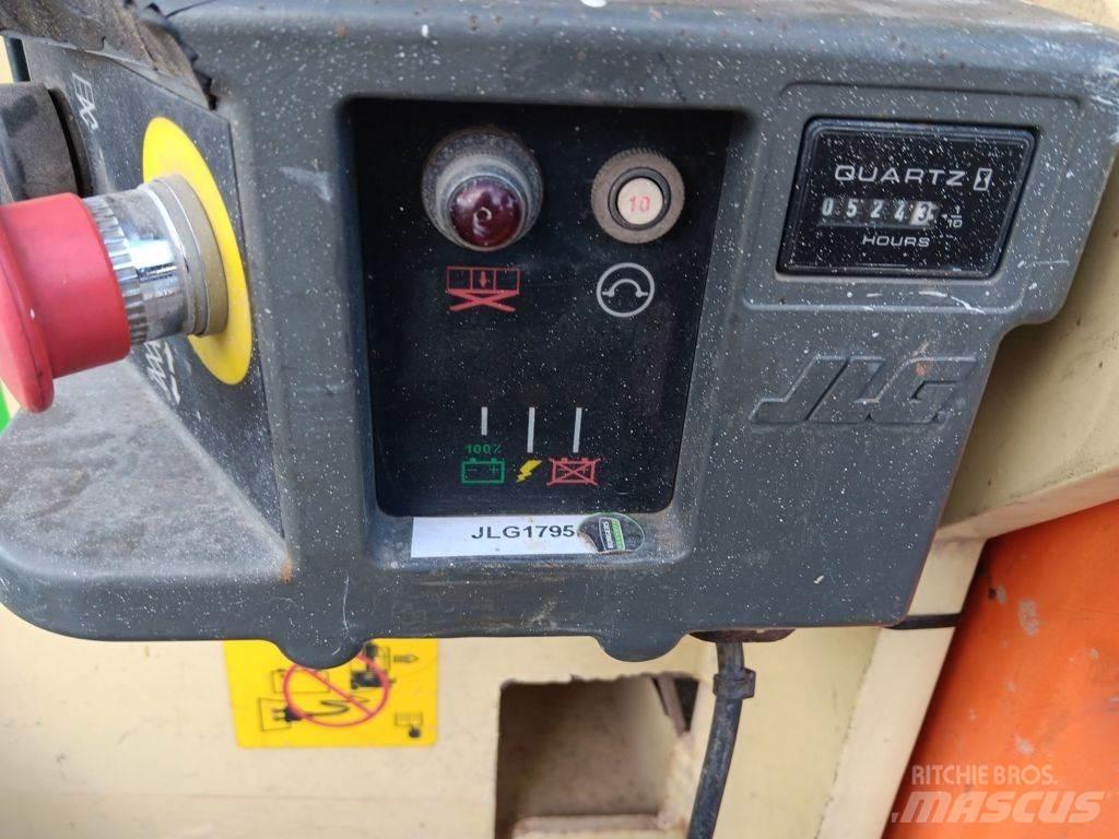 JLG 2646ES Ножични работни платформи