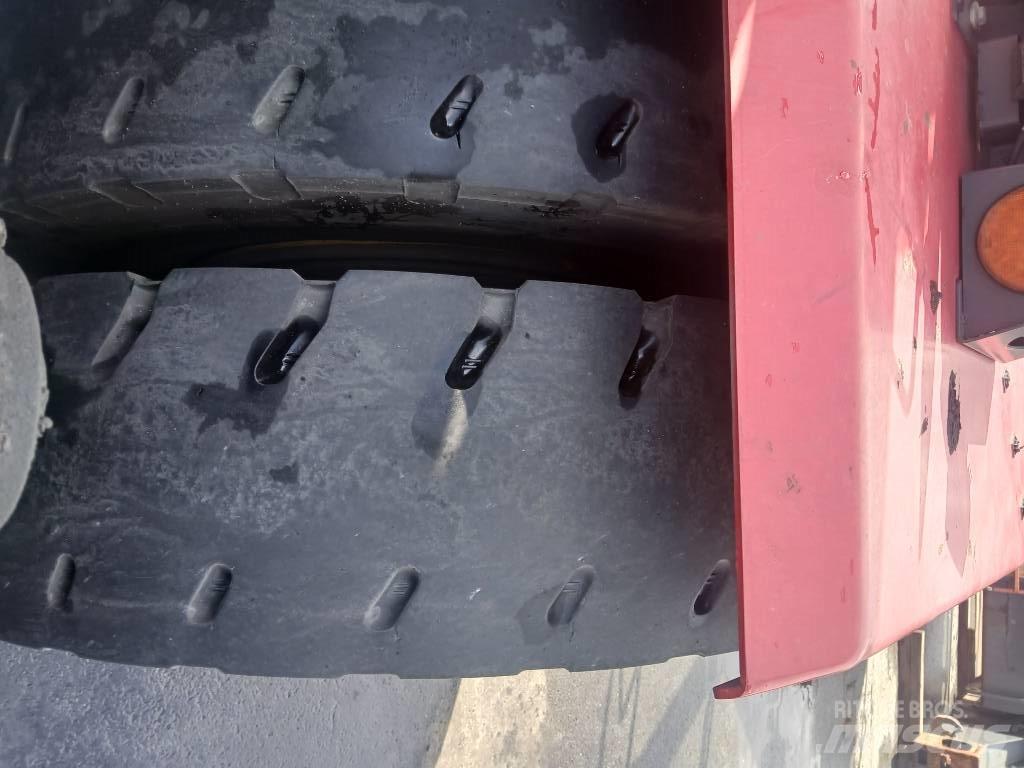Kalmar DCG100-45ED7 Кари товарачи на контейнери