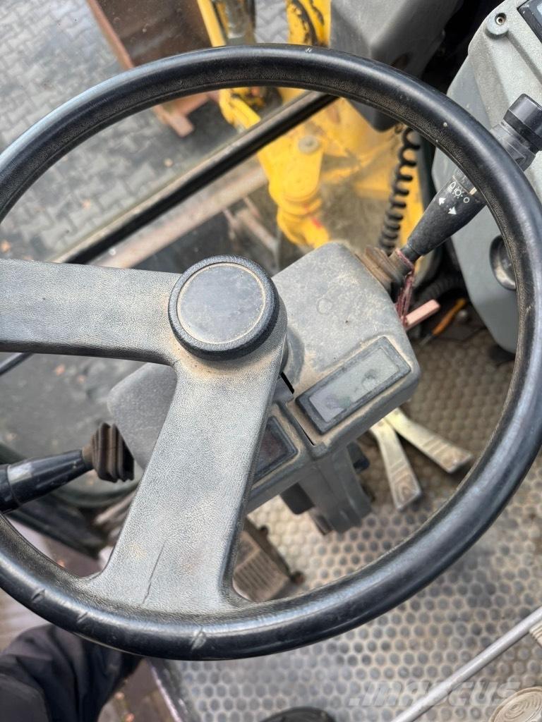 Kramer-allrad 812 Средни екскаватори 7т - 12т