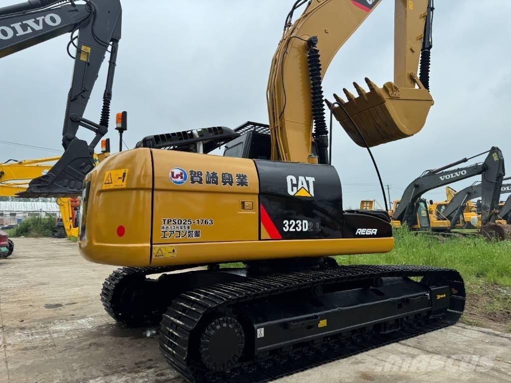 CAT 323D2 Верижен екскаватор