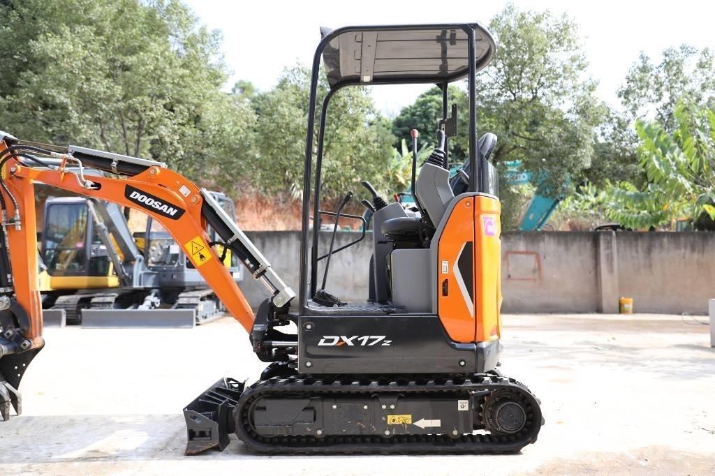 Doosan DX 17 Верижен екскаватор