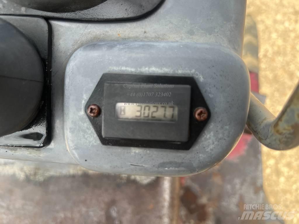 Takeuchi TB 108 Мини екскаватори < 7 т
