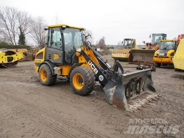 JCB 407 409 Колесни товарачи