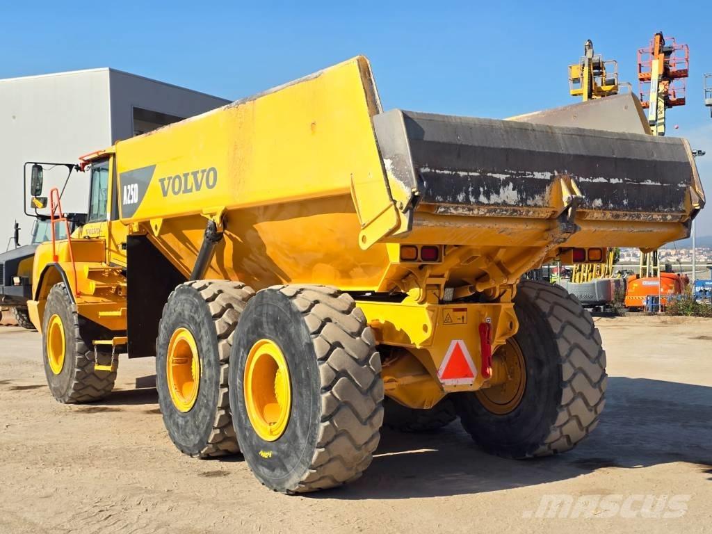 Volvo A25 D Странични самосвали